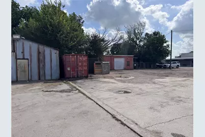7151 Lawndale Street, Houston, TX 77023 - Photo 9
