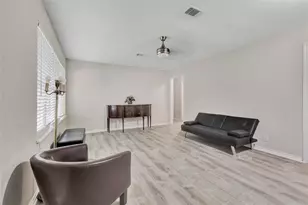 930 Creager St, Houston, TX 77034 - Photo 3