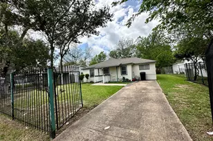 10206 Ashville Dr, Houston, TX 77051 - Photo 1