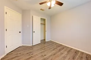 4706 E Ridge Creek Dr, Houston, TX 77053 - Photo 9