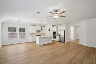 2827 Clapbread Ln, Rosenberg, TX 77471 - Photo 7