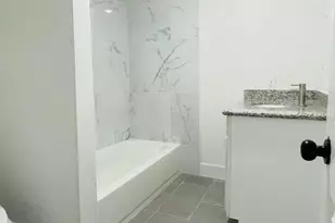 9110 Heatherside St, Houston, TX 77016 - Photo 5