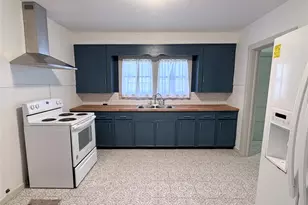 826 Fowlkes St, Sealy, TX 77474 - Photo 5