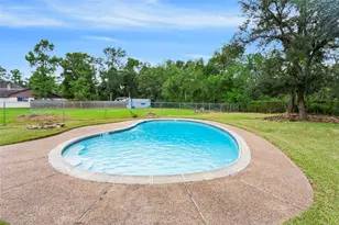 1325 Oak Hollow Dr, Dickinson, TX 77539 - Photo 29