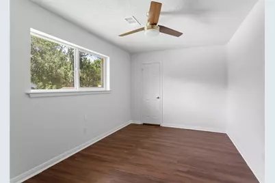 1325 Oak Hollow Drive, Dickinson, TX 77539 - Photo 23
