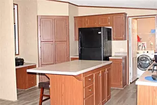 223 Baracuda Dr, Palacios, TX 77465 - Photo 3