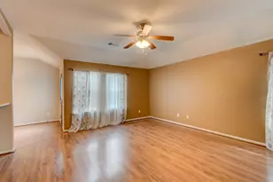 2831 Lockeridge Bend Dr, Spring, TX 77386 - Photo 3