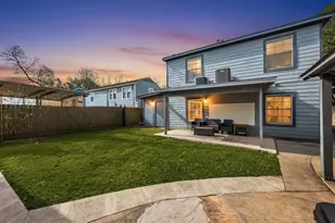 5209 Plum Dr, Houston, TX 77087 - Photo 13