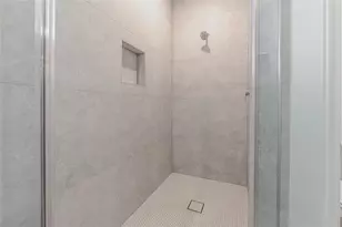 7607 Victory Reserve St, Houston, TX 77088 - Photo 33