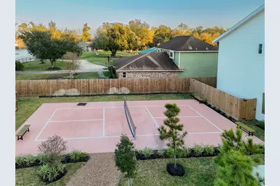 7607 Victory Reserve Street, Houston, TX 77088 - Photo 49