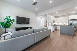 7607 Victory Reserve St, Houston, TX 77088 - Photo 9