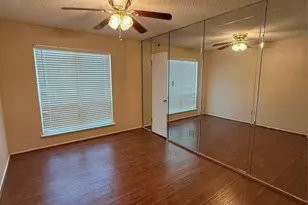 4027 W Summit Valley Dr, Houston, TX 77082 - Photo 19
