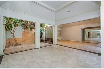 9712 Longmont Drive, Houston, TX 77063 - Photo 5