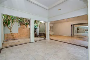 9712 Longmont Dr, Houston, TX 77063 - Photo 5