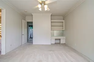 9712 Longmont Dr, Houston, TX 77063 - Photo 19