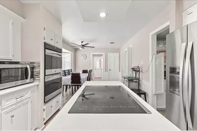 615 Abbotswood Court, Katy, TX 77450 - Photo 9