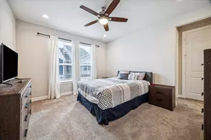 11010 Cres Light Way, Houston, TX 77043 - Photo 11