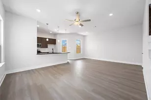 13210 Opera Dr, Houston, TX 77047 - Photo 3