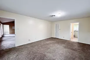 401 Rolling Hills Dr, Conroe, TX 77304 - Photo 9