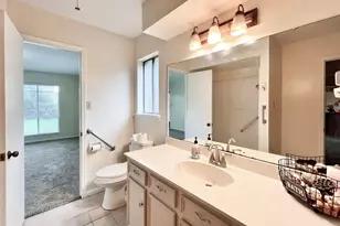 401 Rolling Hills Dr, Conroe, TX 77304 - Photo 17