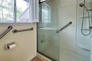 401 Rolling Hills Dr, Conroe, TX 77304 - Photo 11