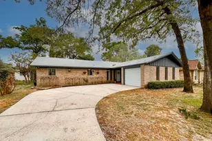 401 Rolling Hills Dr, Conroe, TX 77304 - Photo 1