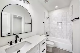 911 Panama Blvd, Houston, TX 77009 - Photo 9