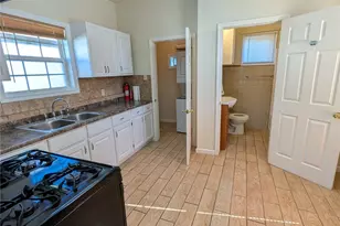1222 42nd St, Galveston, TX 77550 - Photo 17
