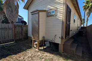 1222 42nd St, Galveston, TX 77550 - Photo 19