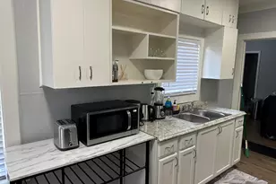721 Lenox St, Houston, TX 77023 - Photo 9