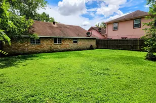 4518 Oak Shadows Dr, Houston, TX 77091 - Photo 11