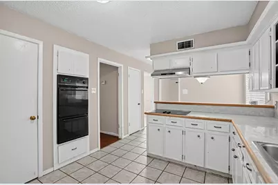 2038 Parkdale Drive, Houston, TX 77339 - Photo 9