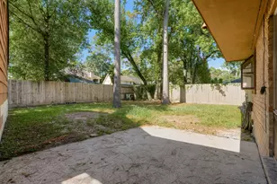 2038 Parkdale Dr, Houston, TX 77339 - Photo 23