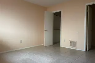 10751 Corona Ln, Houston, TX 77072 - Photo 9