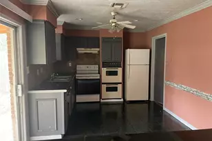 10751 Corona Ln, Houston, TX 77072 - Photo 3