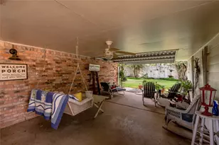 220 Elmwood St, Huntsville, TX 77320 - Photo 35