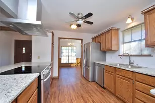 510 Russell Ct, Hallettsville, TX 77964 - Photo 5