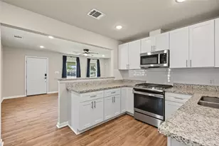410 S Utah St, La Porte, TX 77571 - Photo 5