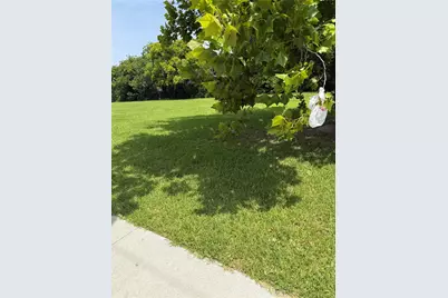 414 W Main Street, Baytown, TX 77520 - Photo 11