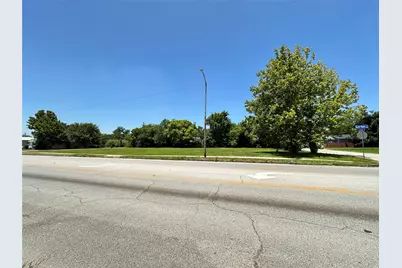 414 W Main Street, Baytown, TX 77520 - Photo 1