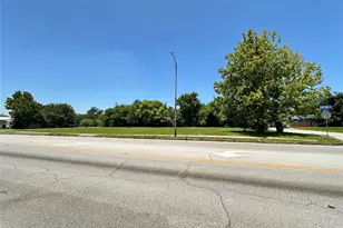 414 W Main St, Baytown, TX 77520 - Photo 1