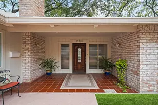 18435 Point Lookout Dr, Houston, TX 77058 - Photo 3