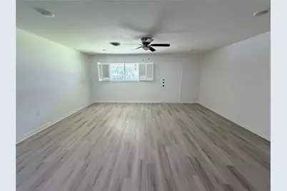 807 W Murrill Street, Baytown, TX 77520 - Photo 11