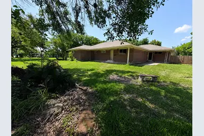 807 W Murrill Street, Baytown, TX 77520 - Photo 3