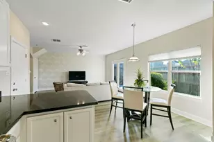 3739 Main Poplar Dr, Houston, TX 77025 - Photo 17