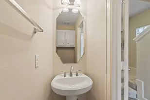 3739 Main Poplar Dr, Houston, TX 77025 - Photo 7