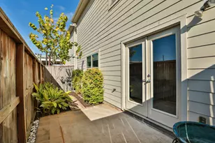 3739 Main Poplar Dr, Houston, TX 77025 - Photo 33