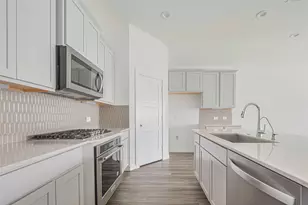 133 Aurora Springs, Katy, TX 77493 - Photo 5