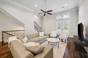 2048 Fannin Station S, Houston, TX 77045 - Photo 11