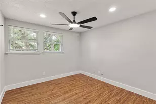 9639 Springview Ln, Houston, TX 77080 - Photo 13